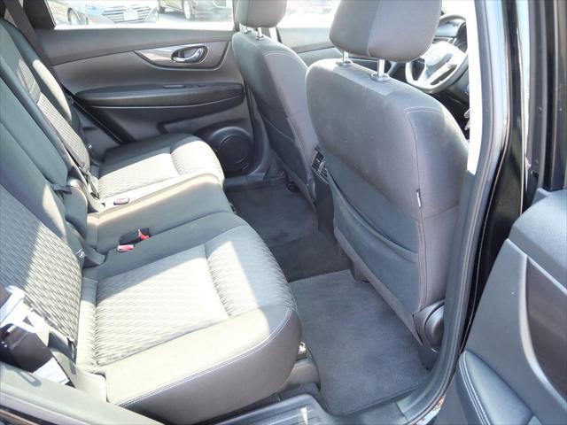 Photo of 2018 Magnetic Black Nissan Rogue