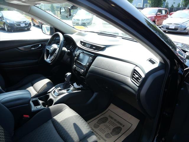 Photo of 2018 Magnetic Black Nissan Rogue