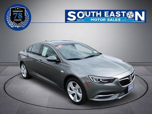 Photo of 2018 Smoked Pearl Metallic Buick Regal Sportback
