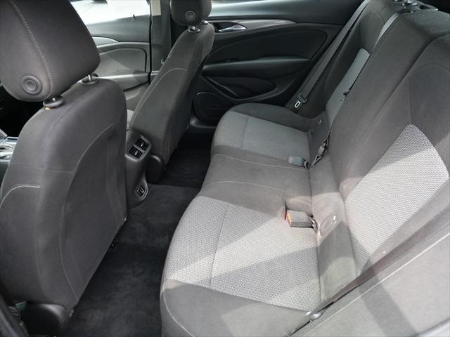 Photo of 2018 Smoked Pearl Metallic Buick Regal Sportback
