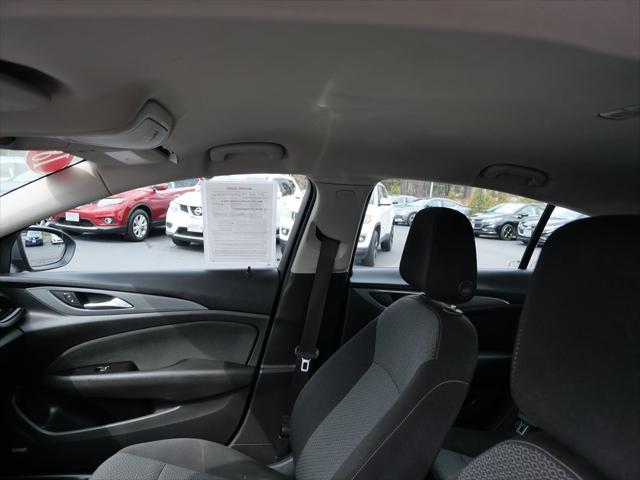 Photo of 2018 Smoked Pearl Metallic Buick Regal Sportback