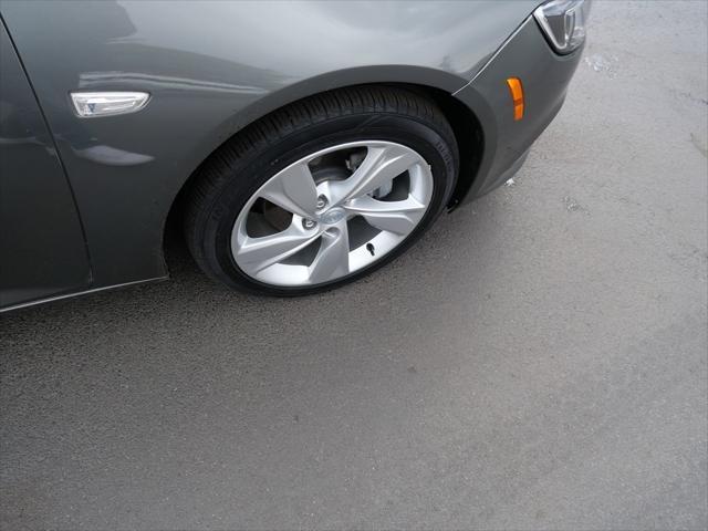 Photo of 2018 Smoked Pearl Metallic Buick Regal Sportback