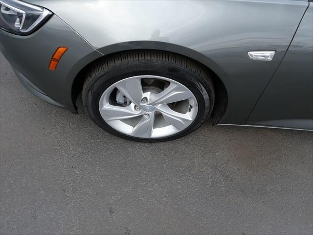 Photo of 2018 Smoked Pearl Metallic Buick Regal Sportback
