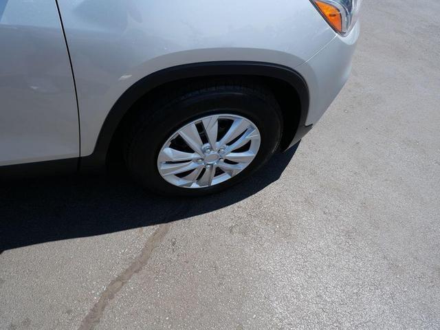 Photo of 2017 Silver Ice Metallic Chevrolet Trax