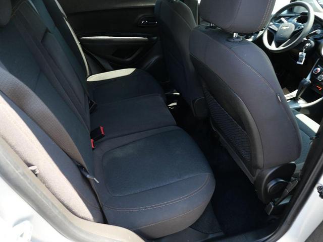 Photo of 2017 Silver Ice Metallic Chevrolet Trax
