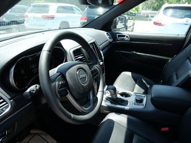 Photo of 2018 Bright White Clearcoat Jeep Grand Cherokee