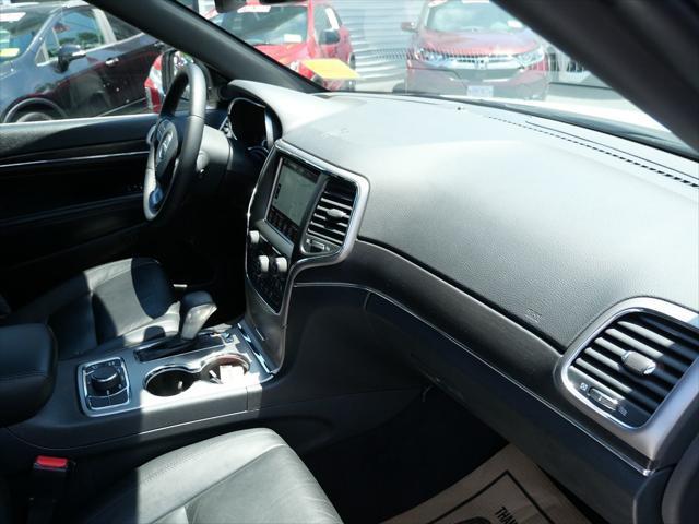 Photo of 2018 Bright White Clearcoat Jeep Grand Cherokee