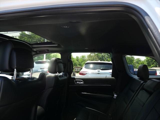 Photo of 2018 Bright White Clearcoat Jeep Grand Cherokee