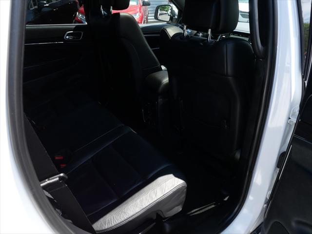 Photo of 2018 Bright White Clearcoat Jeep Grand Cherokee