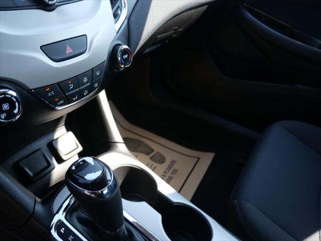 Photo of 2018 Mosaic Black Metallic Chevrolet Cruze