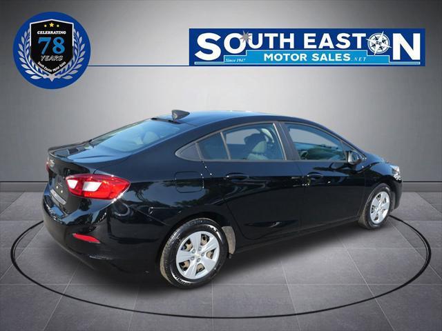 Photo of 2018 Mosaic Black Metallic Chevrolet Cruze