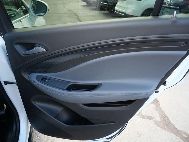 Photo of 2020 Summit White Buick Envision