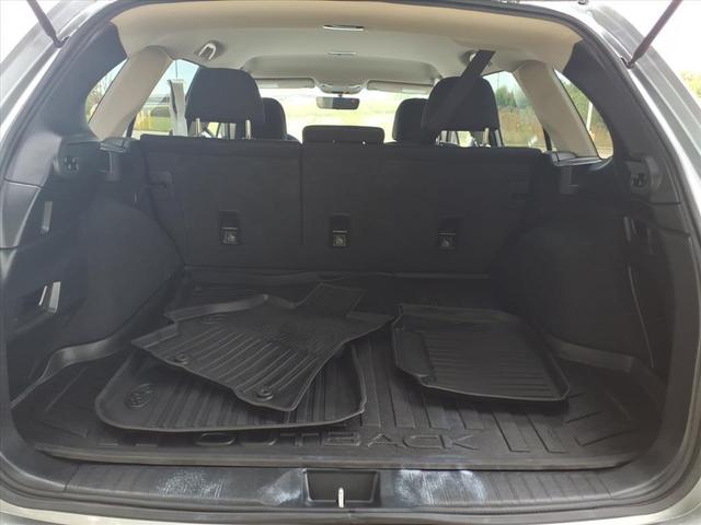 Photo of 2018 Ice Silver Metallic Subaru Outback