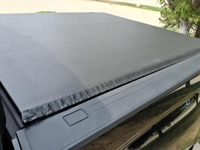 Photo of 2021 Onyx Black GMC Canyon
