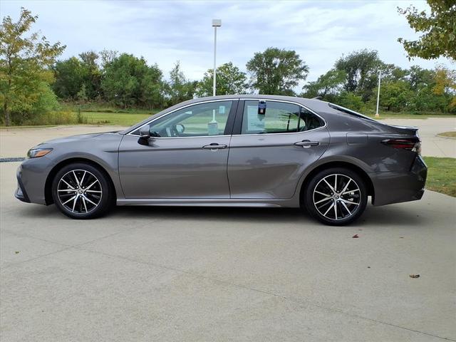 Photo of 2023 Predawn Gray Mica Toyota Camry
