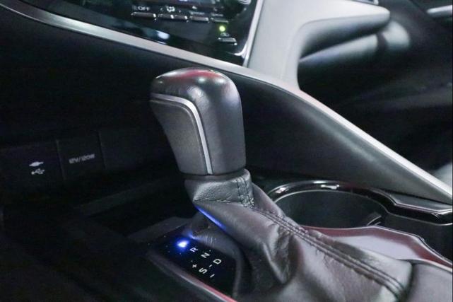 Photo of 2019 Midnight Black Metallic Toyota Camry