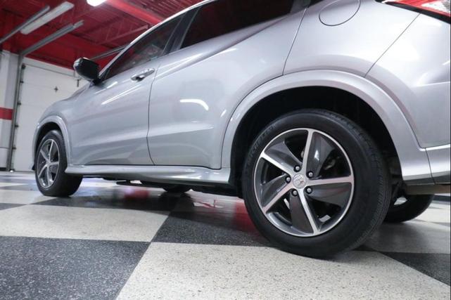 Photo of 2020 Lunar Silver Metallic Honda HR-V