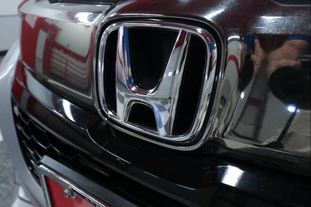 Photo of 2020 Lunar Silver Metallic Honda HR-V