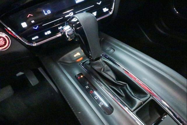 Photo of 2020 Lunar Silver Metallic Honda HR-V