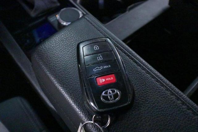 Photo of 2022 Celestial Silver Metallic Toyota Tundra