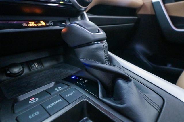 Photo of 2023 Wind Chill Pearl Toyota RAV4