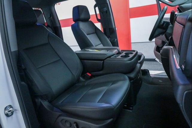 Photo of 2025 Summit White GMC Sierra 1500