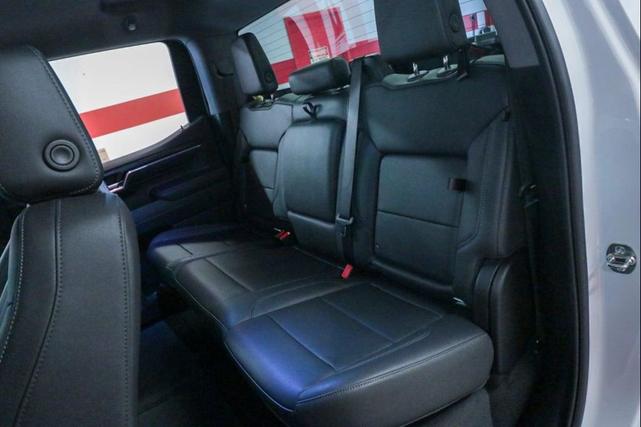 Photo of 2025 Summit White GMC Sierra 1500