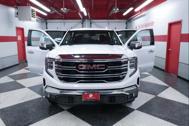 Photo of 2025 Summit White GMC Sierra 1500