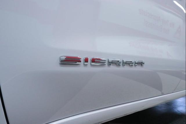 Photo of 2025 Summit White GMC Sierra 1500