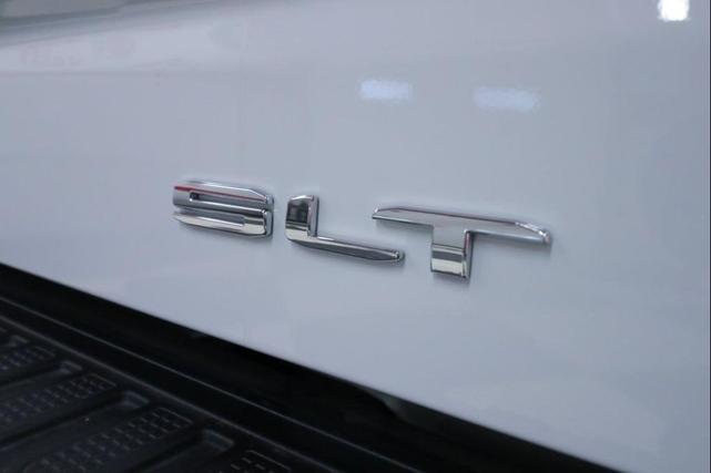 Photo of 2025 Summit White GMC Sierra 1500