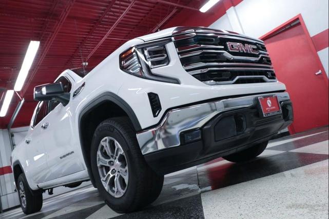 Photo of 2025 Summit White GMC Sierra 1500