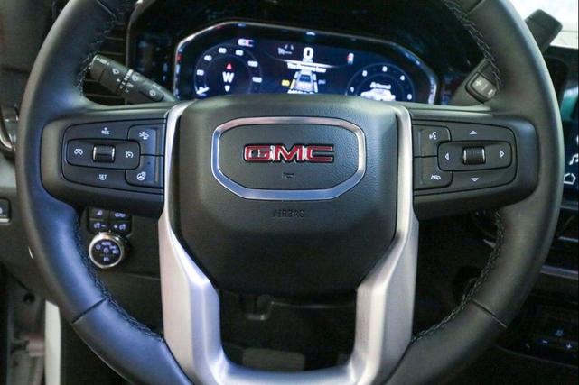 Photo of 2025 Summit White GMC Sierra 1500
