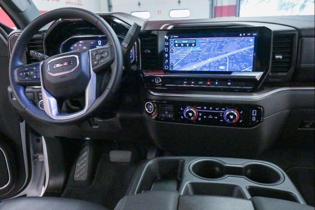 Photo of 2025 Summit White GMC Sierra 1500