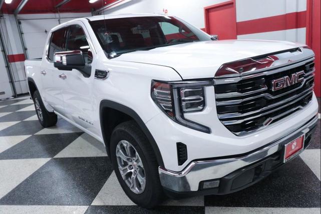 Photo of 2025 Summit White GMC Sierra 1500