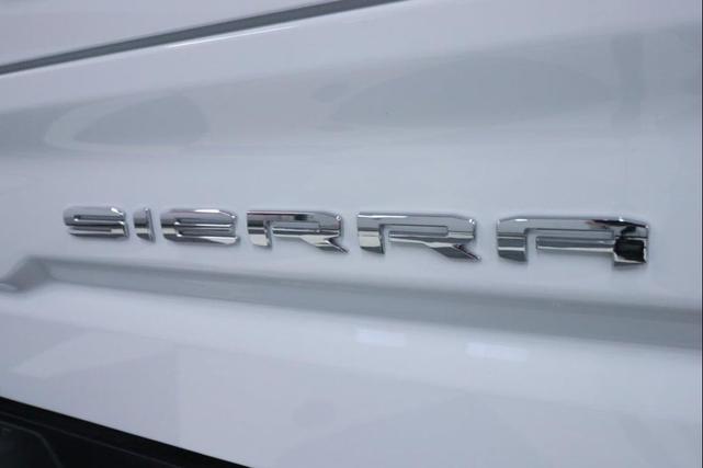 Photo of 2025 Summit White GMC Sierra 1500