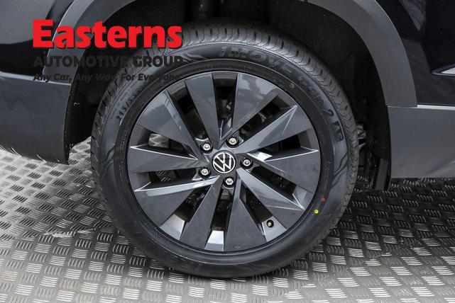 Photo of 2024 Deep Black Pearl Volkswagen Taos