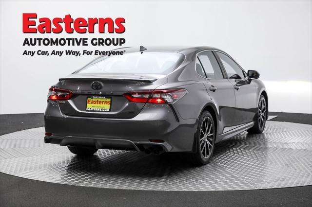 Photo of 2023 Gray Toyota Camry