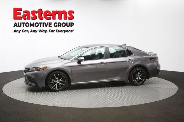 Photo of 2023 Gray Toyota Camry