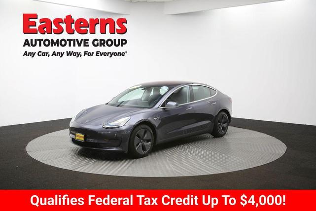 Photo of 2019 Gray Tesla Model 3