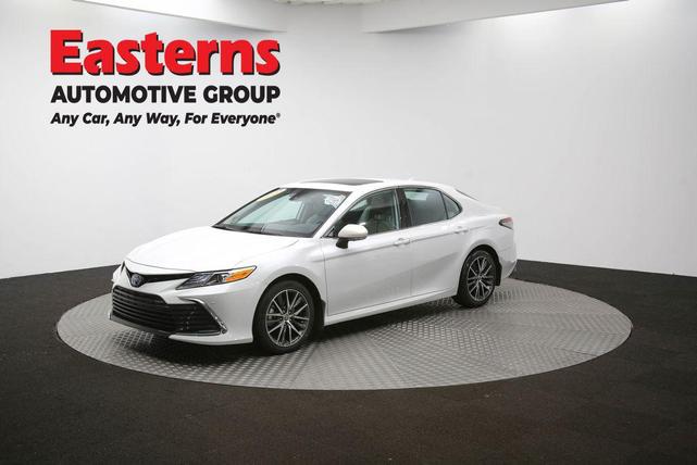 Photo of 2022 Wind Chill Pearl Toyota Camry Hybrid