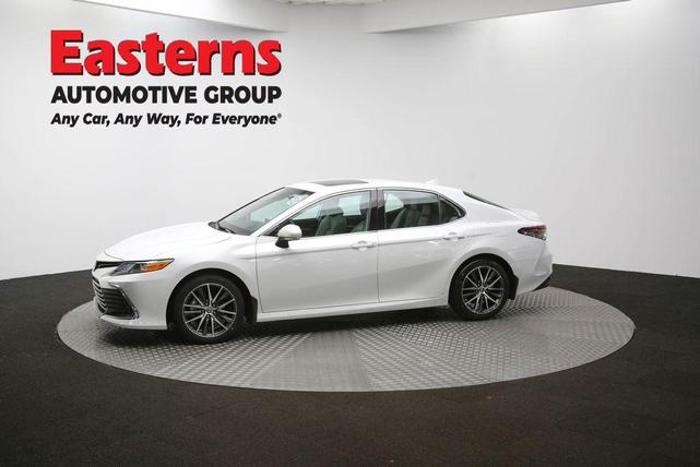 Photo of 2022 Wind Chill Pearl Toyota Camry Hybrid