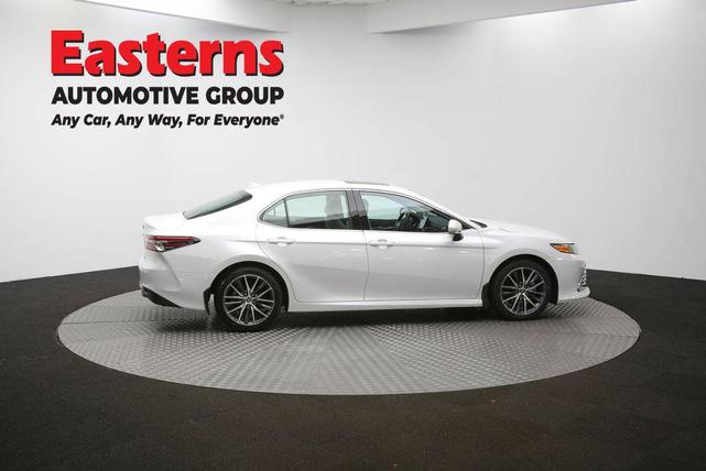 Photo of 2022 Wind Chill Pearl Toyota Camry Hybrid