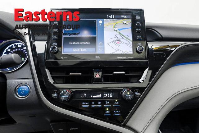 Photo of 2022 Wind Chill Pearl Toyota Camry Hybrid