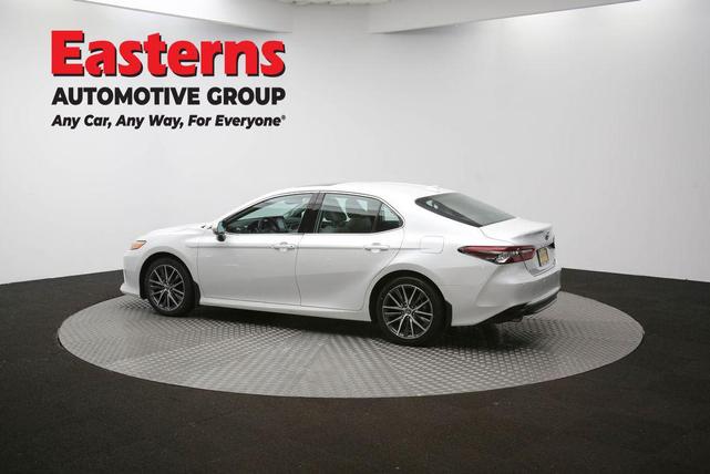 Photo of 2022 Wind Chill Pearl Toyota Camry Hybrid