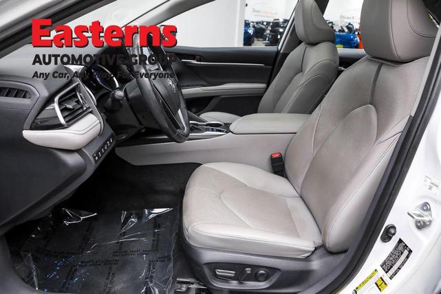 Photo of 2022 Wind Chill Pearl Toyota Camry Hybrid
