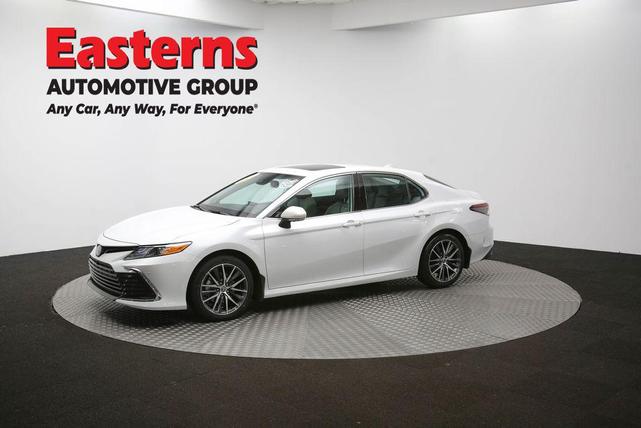 Photo of 2022 Wind Chill Pearl Toyota Camry Hybrid