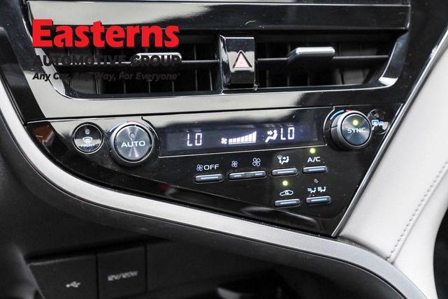 Photo of 2022 Wind Chill Pearl Toyota Camry Hybrid