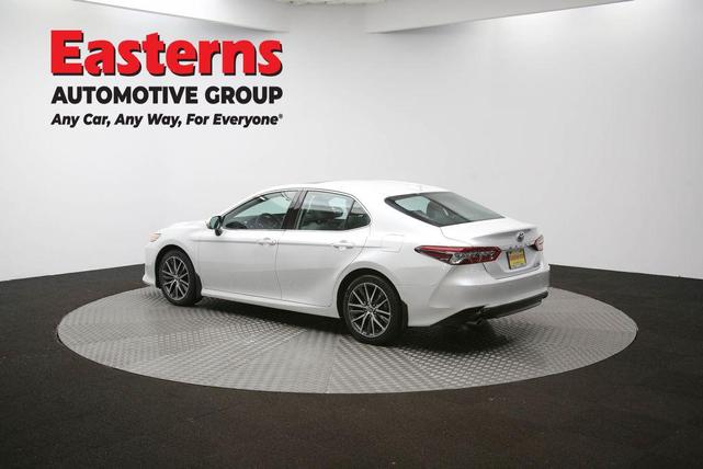 Photo of 2022 Wind Chill Pearl Toyota Camry Hybrid