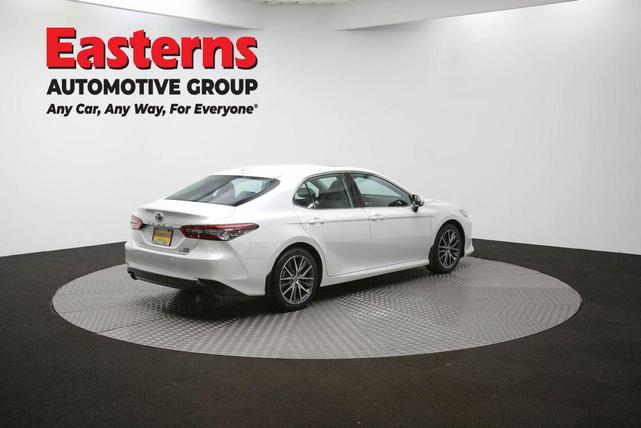 Photo of 2022 Wind Chill Pearl Toyota Camry Hybrid