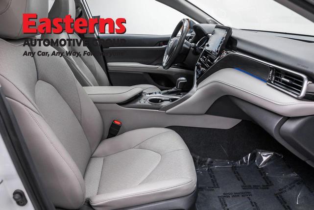 Photo of 2022 Wind Chill Pearl Toyota Camry Hybrid